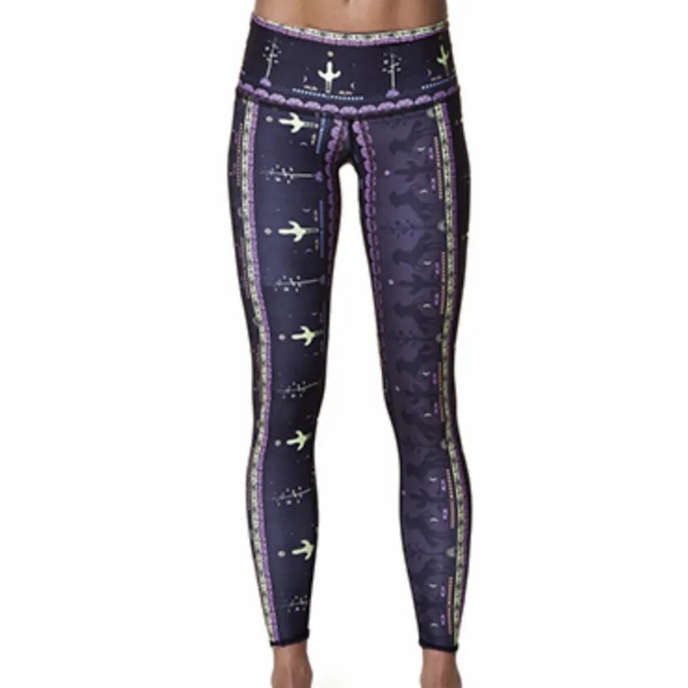 Teeki Wild & Free Cacktus & Horse Desert Print Activewear Leggings